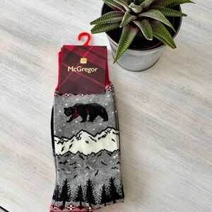 NWT McGregor Men’s Cabin Socks Bear & Mountain Design. Size 10–13. NEW ❤️